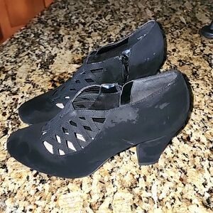 Easy street super cute shoes size 8